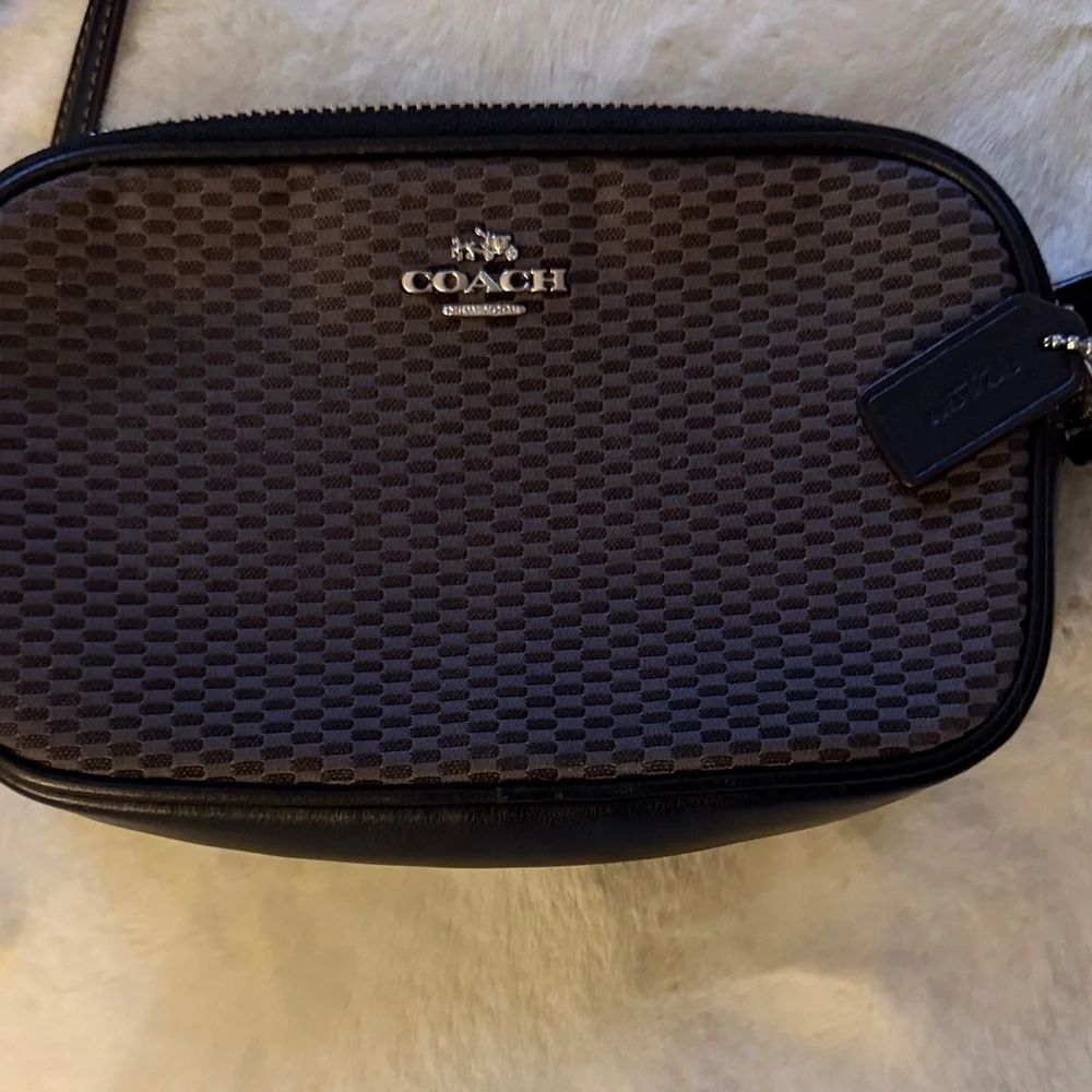 Coach Graham Crossbody Bag EUC - Picture 2 of 5